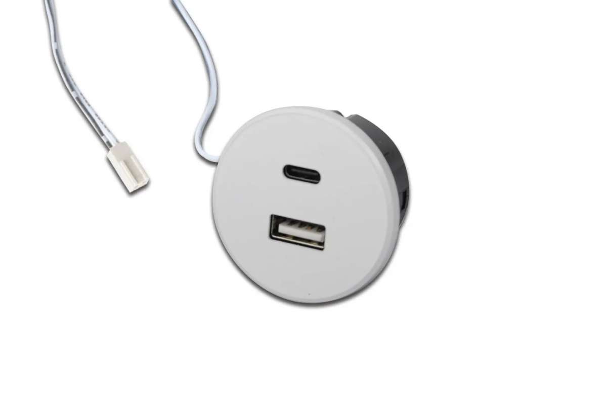Presa elettrica in plastica con USB A 550 USB A | Presa elettrica